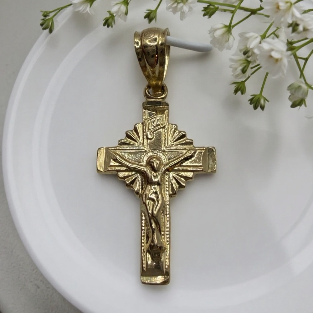 Kristen Kesho 10kt Yellow Gold Cross Charm Pendant NEW Made In USA